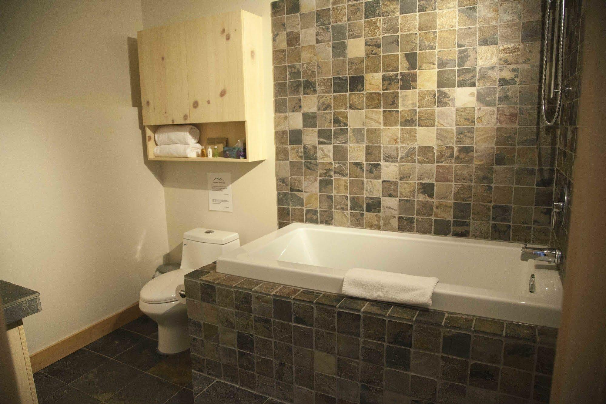 Eco Spa Highland Grenville-Sur-La-Rouge Dış mekan fotoğraf